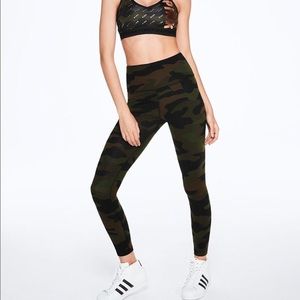 VS PINK Ultimate Leggings Camo